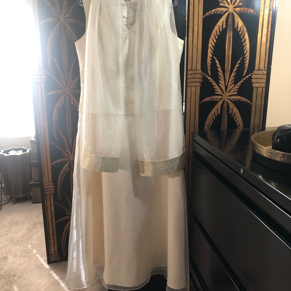David’s Bridal Beige and Gold Evening Gown with Shawl- Size 16